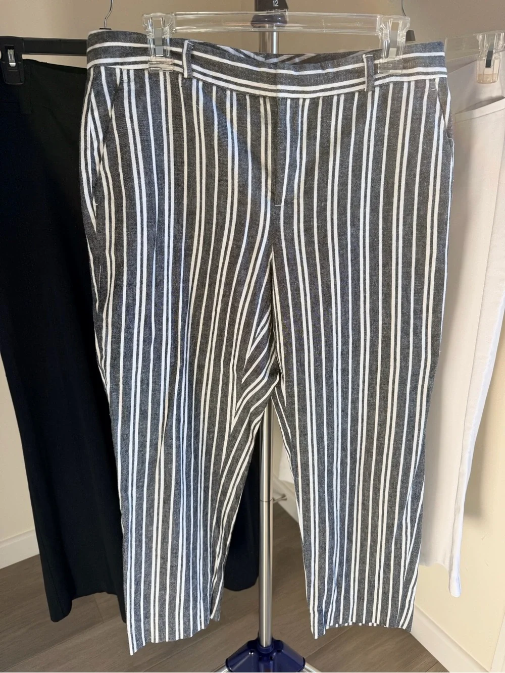 Banana Republic Linen Cotton Black White Stripe Cropped Pants size 8